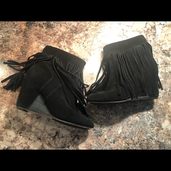 Koolaburra Zarin Fringe Wedge Boots - Picture 3 of 4